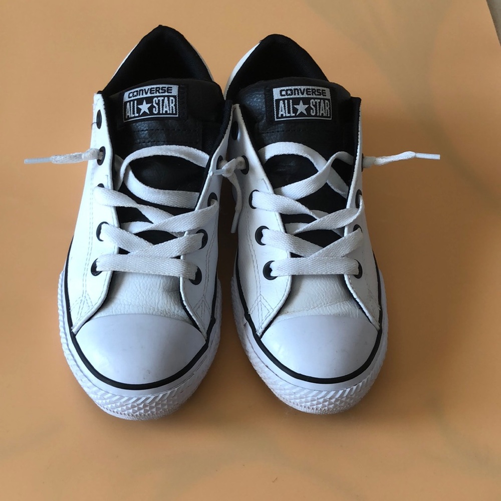 Converse White All Star Sneakers Sz 4
